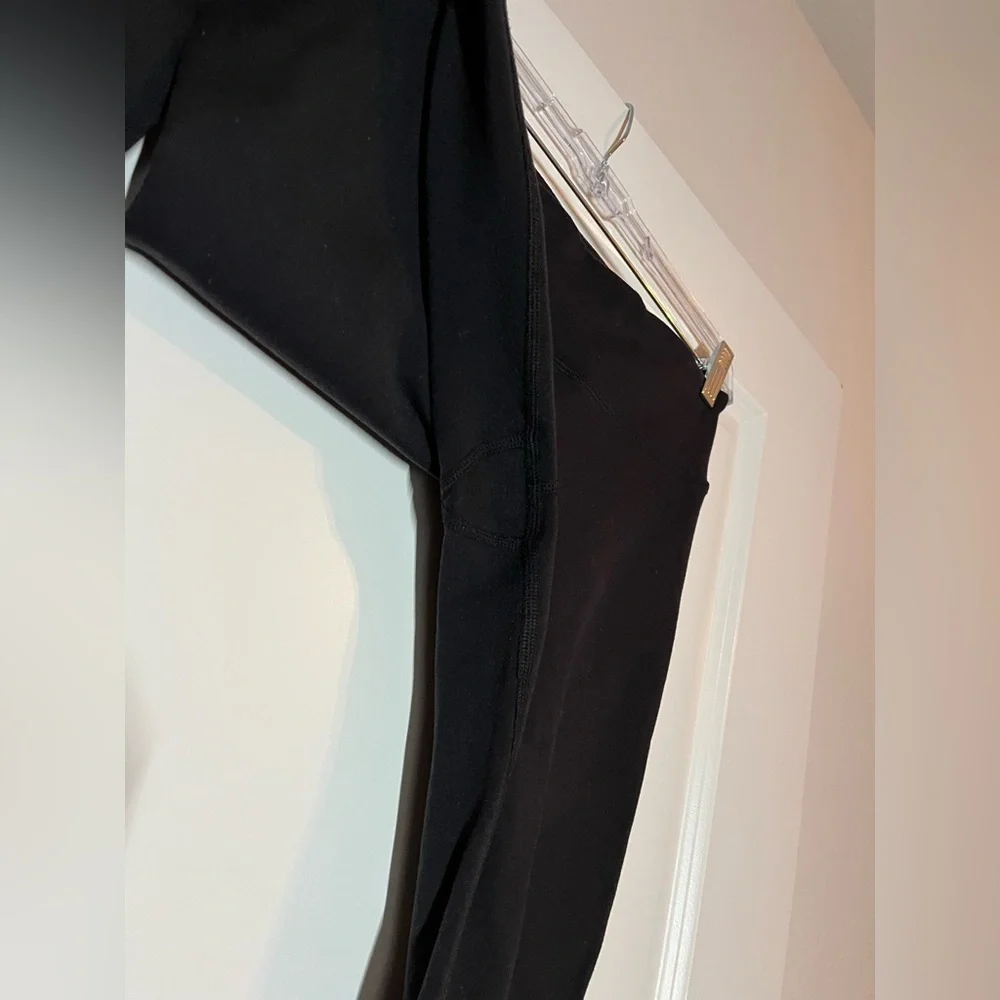 ALO Yoga Airbrush Leggings Full Length in Black Size Medium